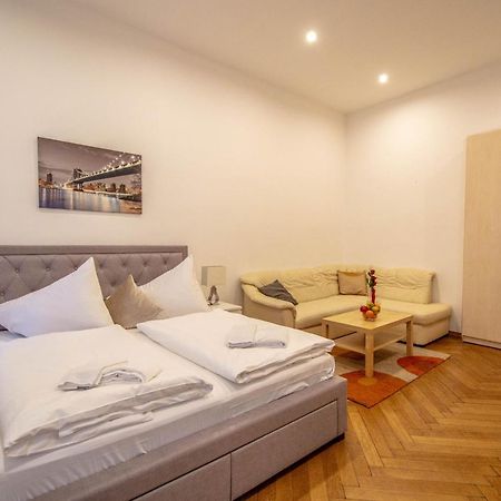 Vojtesska Apartment By Ruterra Prague Ngoại thất bức ảnh